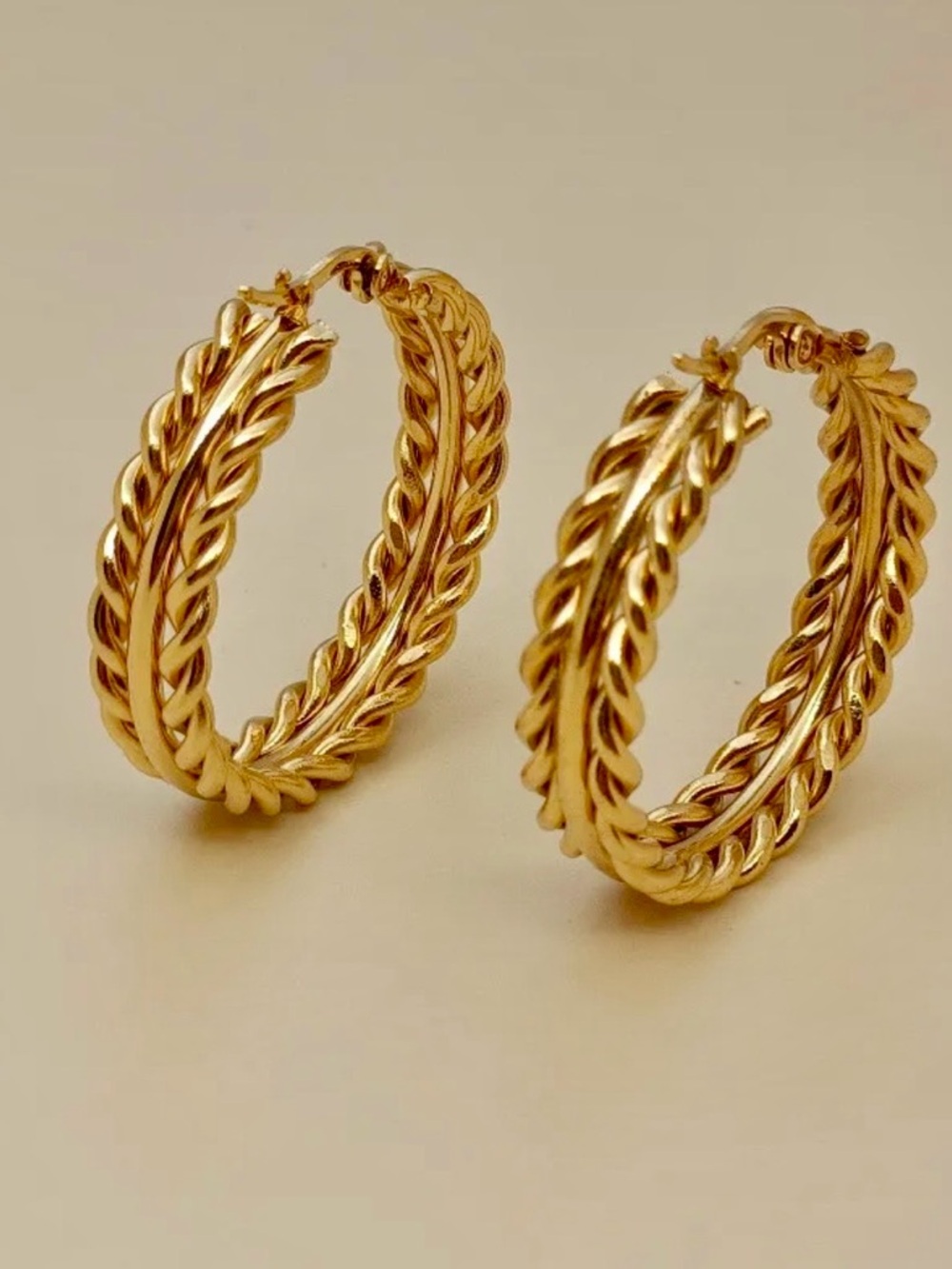 Gold Tone Braided Hoop Earrings
Stainless Steel
Waterproof